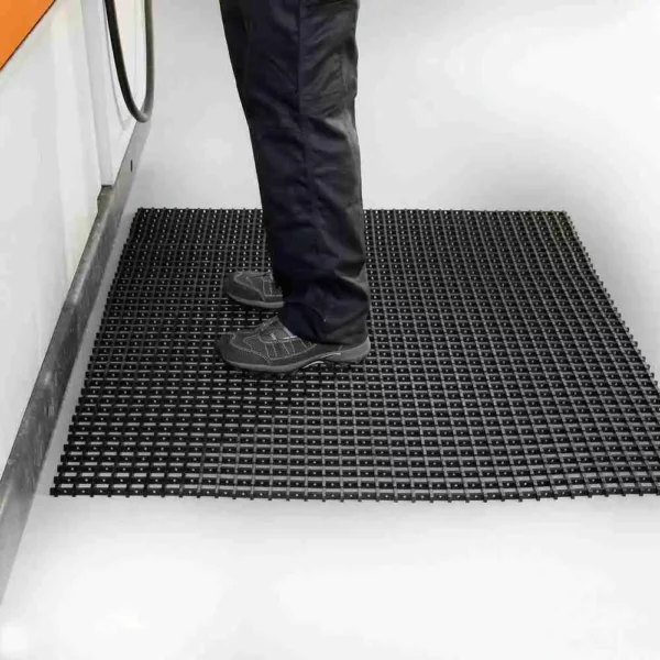 Standard Cross-Ribbed Mat Black In Use