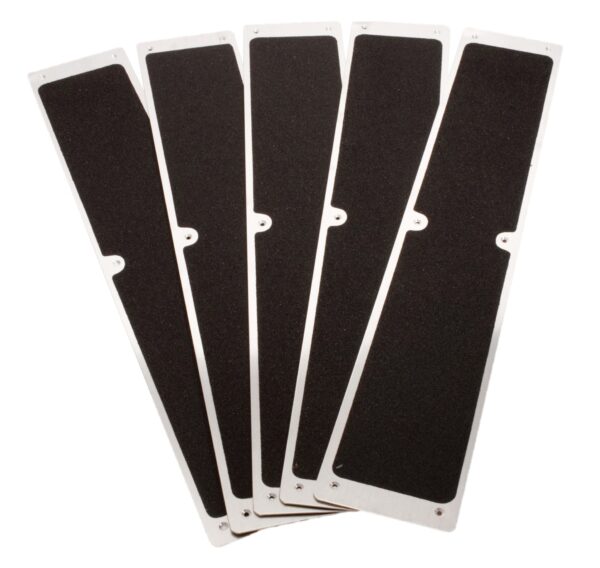 GF10 02 Aluminium Stairtread Black isolated